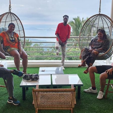 タガイタイ The Nest, Tagaytay Bed & Breakfast エクステリア 写真
