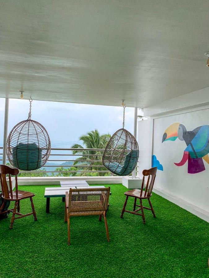 タガイタイ The Nest, Tagaytay Bed & Breakfast エクステリア 写真